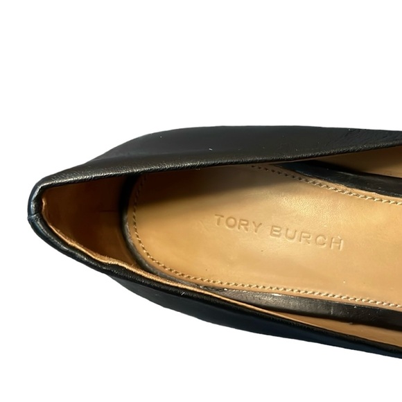 EUC Tory Burch Chelsea black leather heels with gold logo buckle, size 6 - Picture 6 of 9